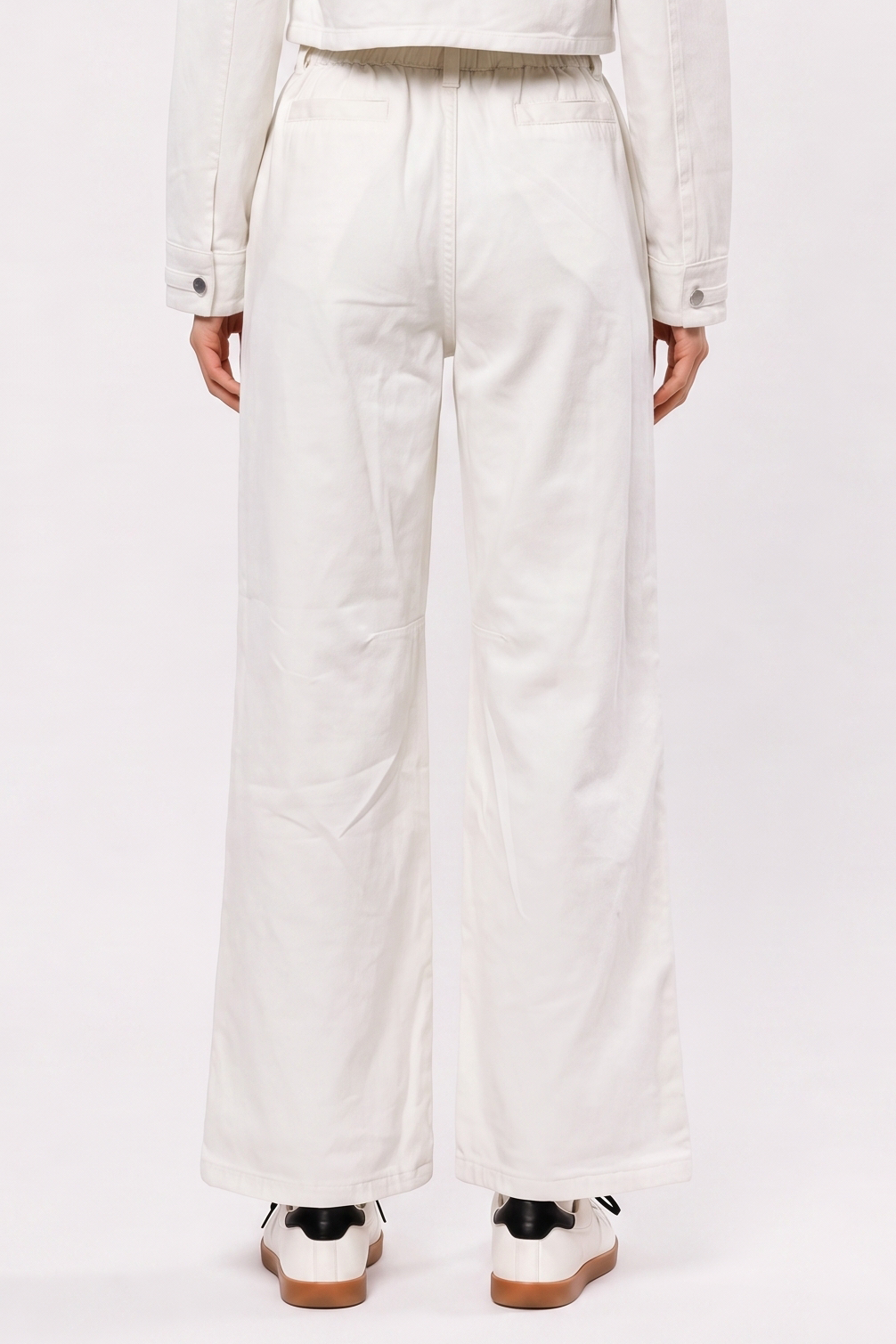 OFF WHITE