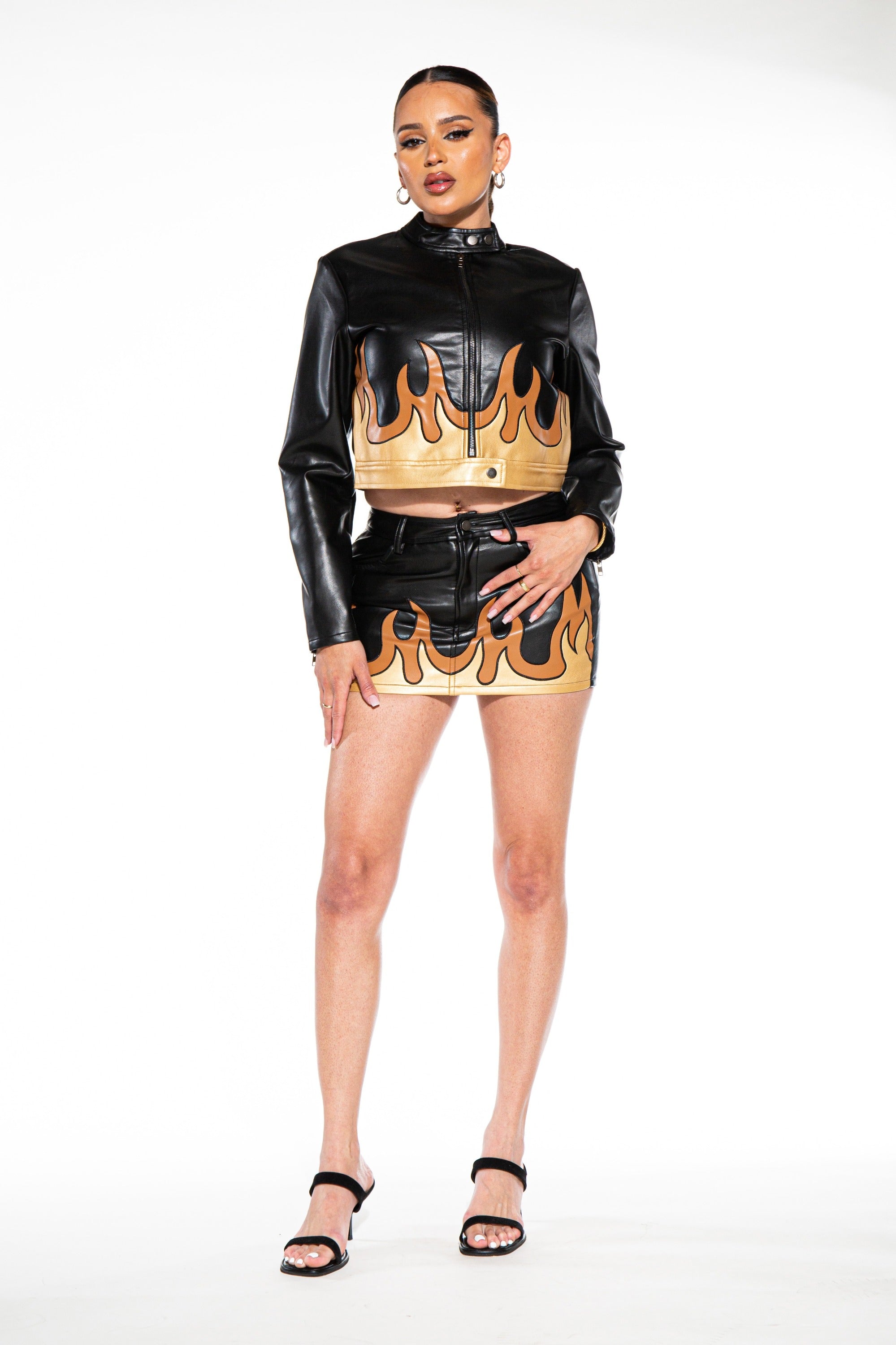 BLACK/GOLD