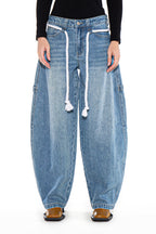 MEDIUM WASH