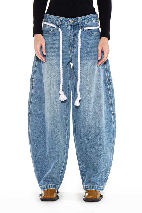 MEDIUM WASH